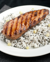 Pollo a la parrilla con soja y arroz Basmati con sésamo negro y citronela 