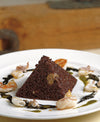 PYRAMIDES DE RISOTTO NOIR AUX ÉCREVISSES ET PETITS CALAMARS 